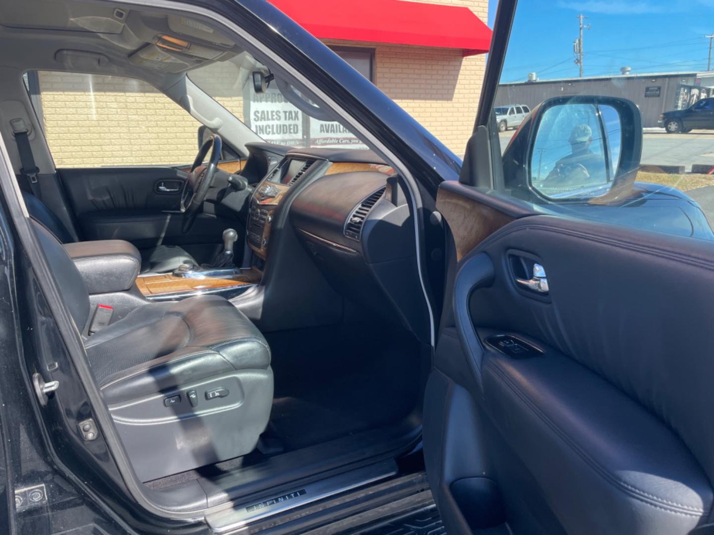 2012 Black INFINITI QX (JN8AZ2NE5C9) with an V8, 5.6 Liter engine, Automatic, 7-Spd transmission, located at 8008 Warden Rd, Sherwood, AR, 72120, (501) 801-6100, 34.830078, -92.186684 - Photo#8